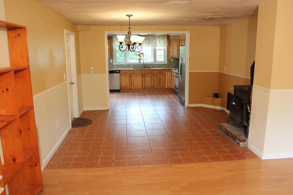 112 Ruthellen Rd - Photo 3 of 15