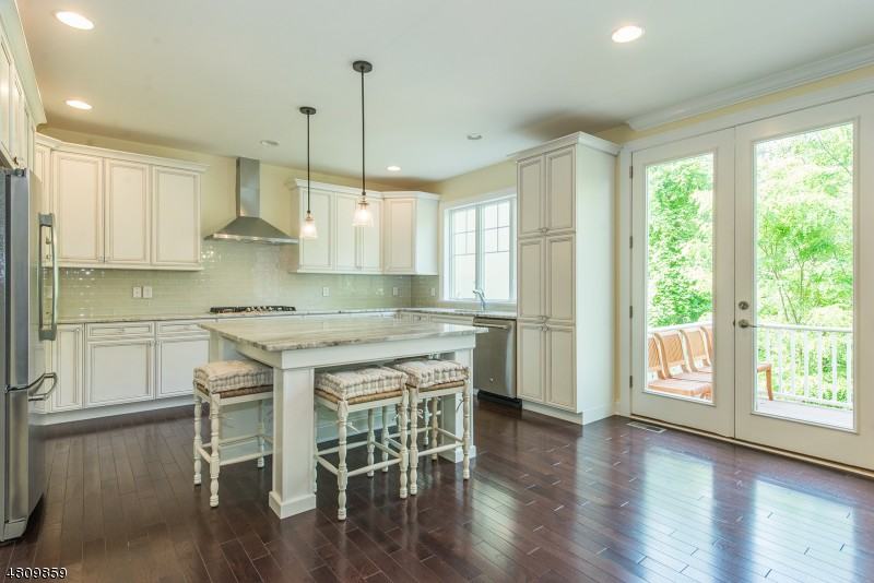 10 Park Pl - Photo 2 of 25