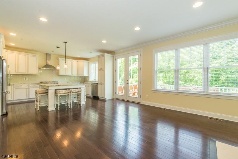 10 Park Pl - Photo 3 of 25