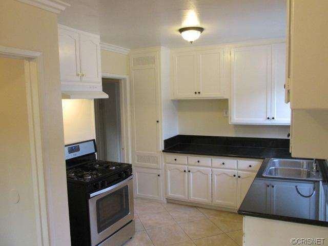3801 Legion Ln - Photo 3 of 27