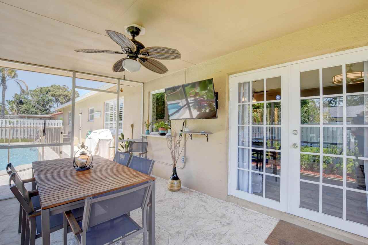 4640 Ellwood Drive - Photo 2 of 12