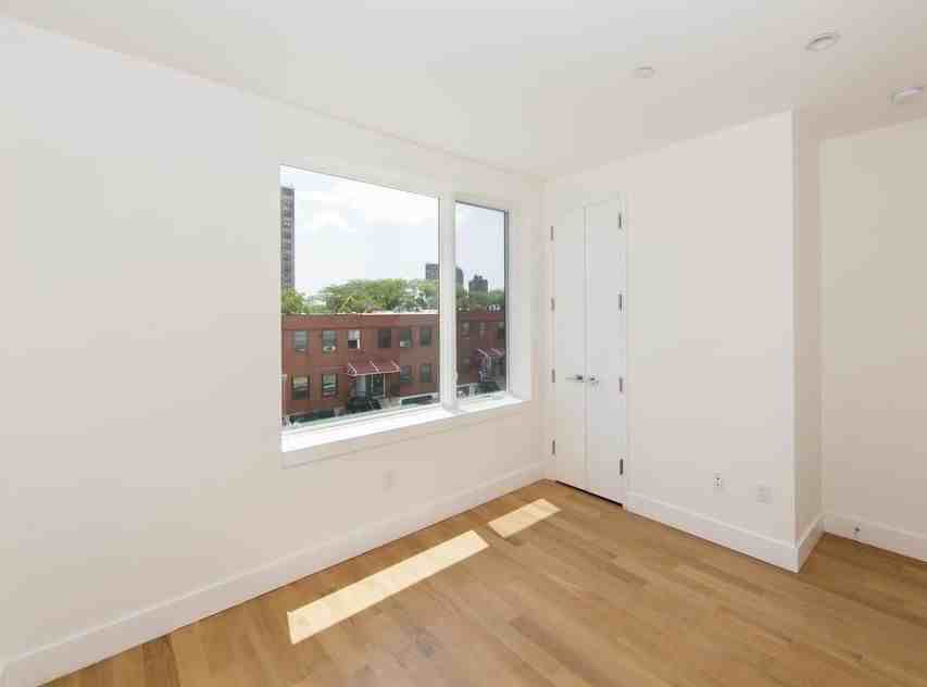 945 Willoughby Avenue #1F - Photo 3 of 17