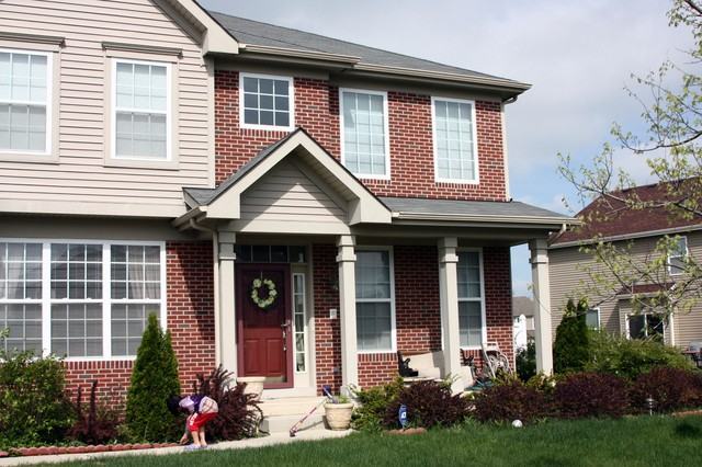 1198 Pine Tree Dr - Photo 2 of 12