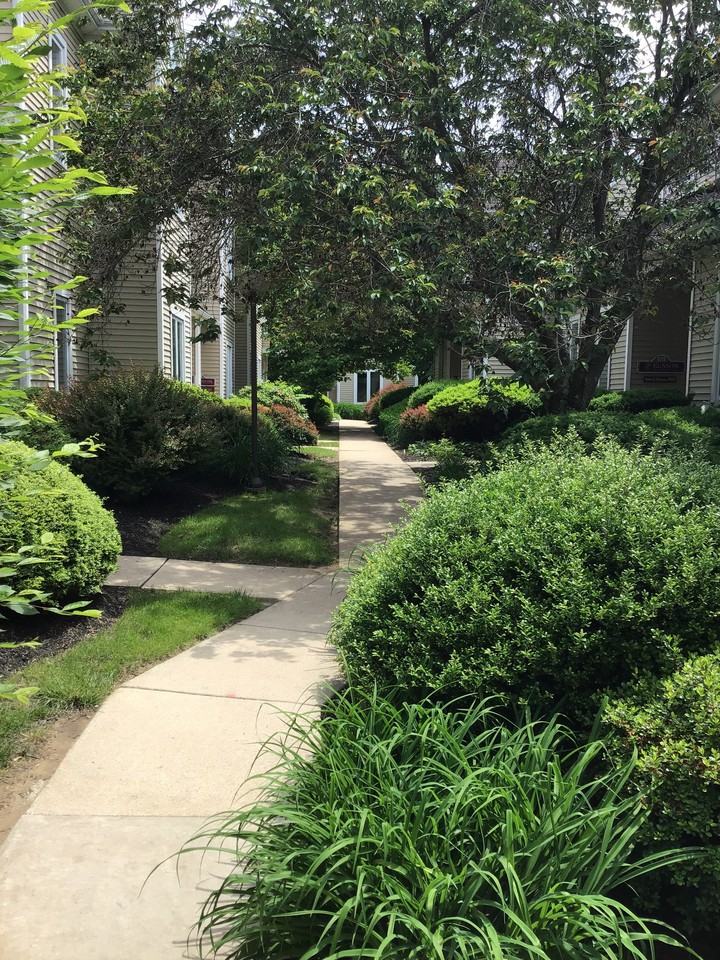 139 Commons Ct - Photo 2 of 11