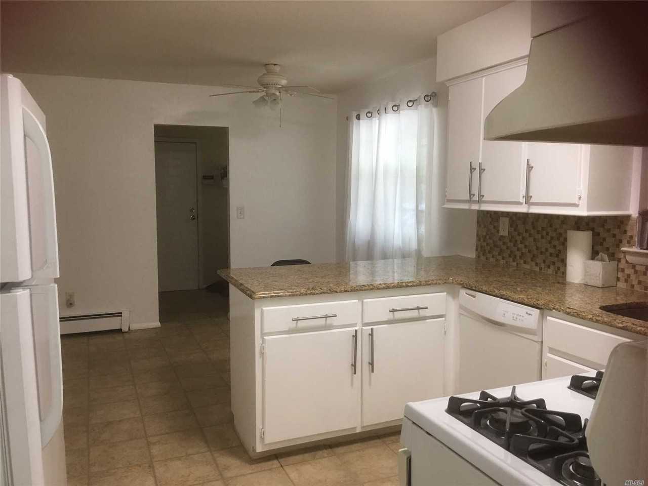 12 Wedgewood Ln - Photo 2 of 7