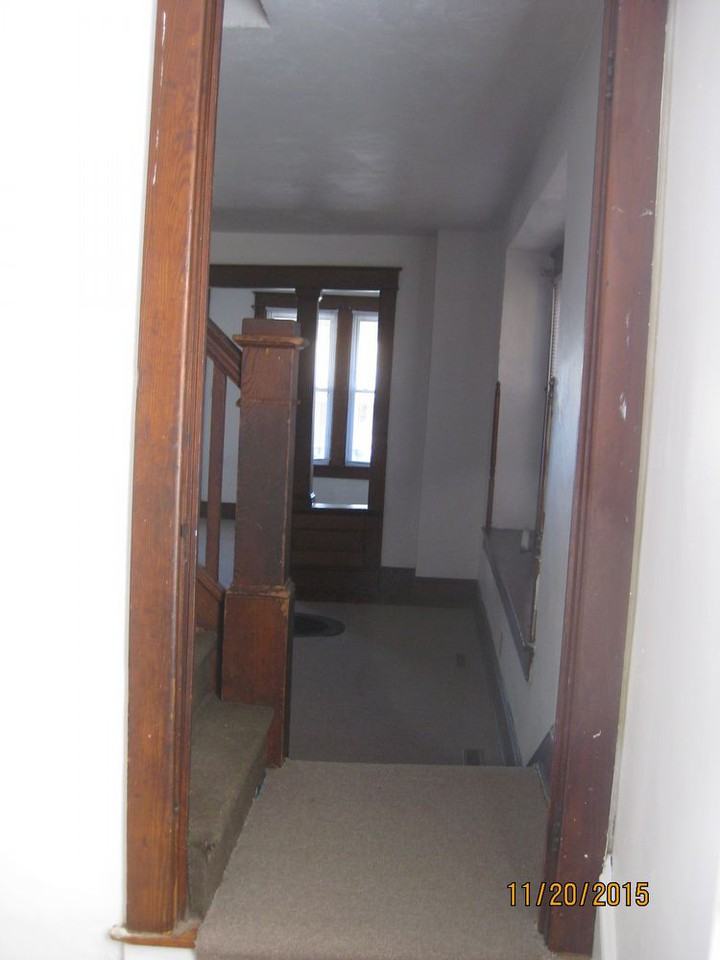 80 N Queen St - Photo 3 of 16