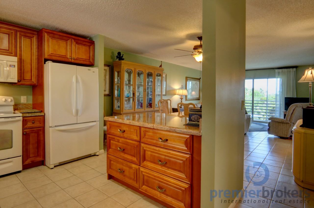 717 US Hwy 1 #712 - Photo 3 of 24