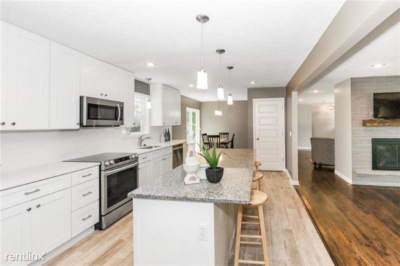 9201 Belinder Rd - Photo 3 of 8