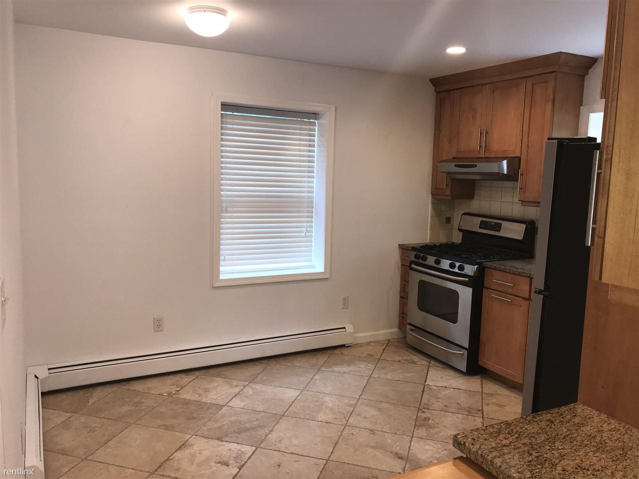 55 Newman Ave - Photo 2 of 10