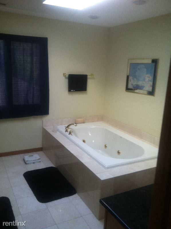 12103 Margaret Dr - Photo 3 of 6