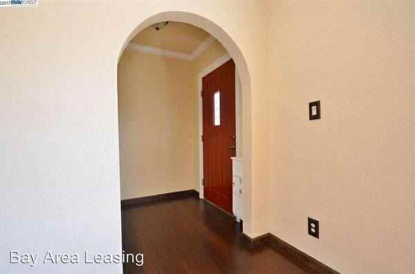 1827 Chestnut St - Photo 3 of 12