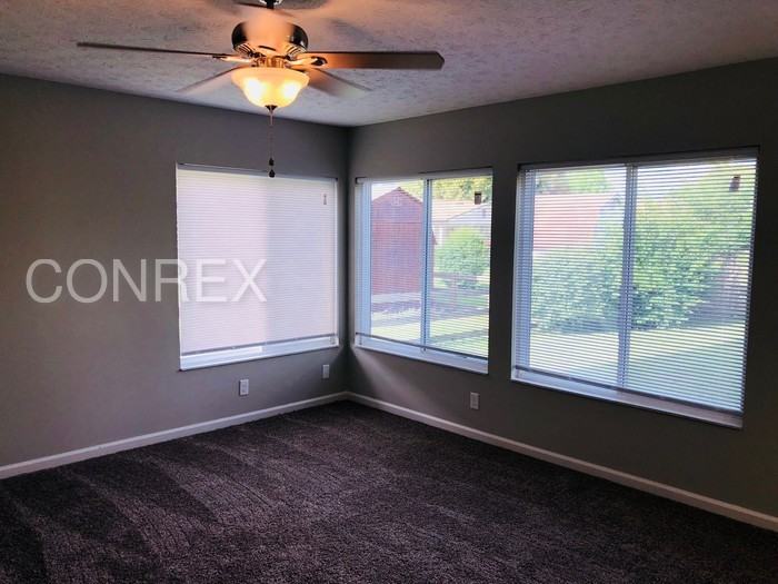 1002 Greenob Dr - Photo 2 of 10