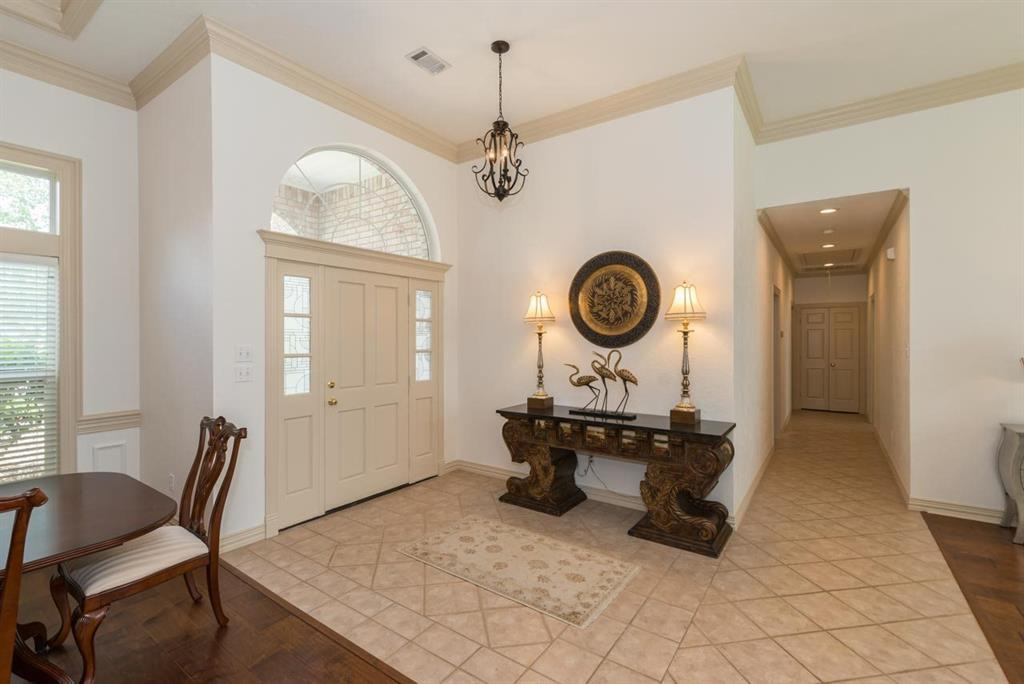 6025 Barrington Ave - Photo 3 of 25