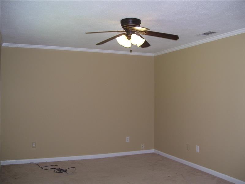 27 Lynn Dr - Photo 2 of 20