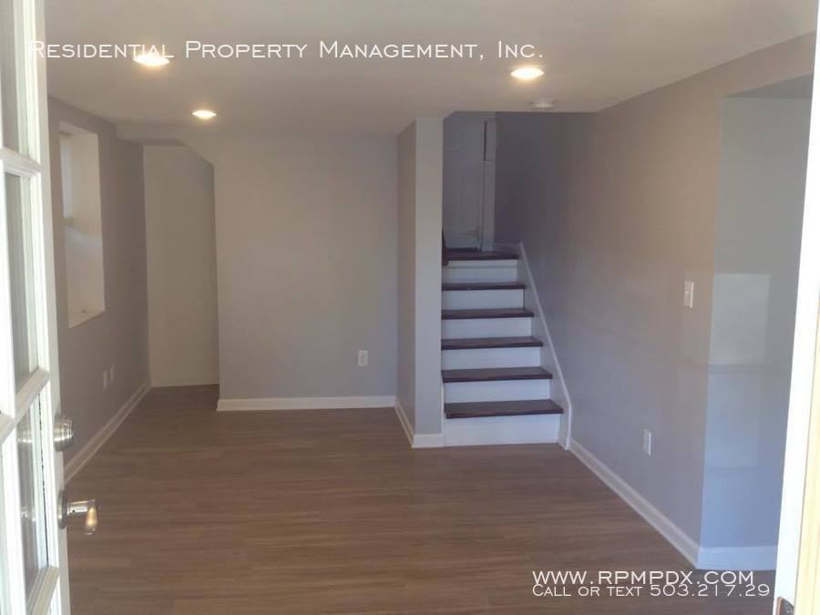1385 SW Taylors Ferry Rd #B - Photo 2 of 19