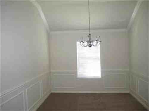 11710 Elizabeth Ct - Photo 2 of 8