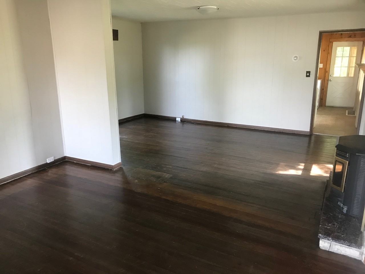 1111 Michigan Ave - Photo 3 of 11