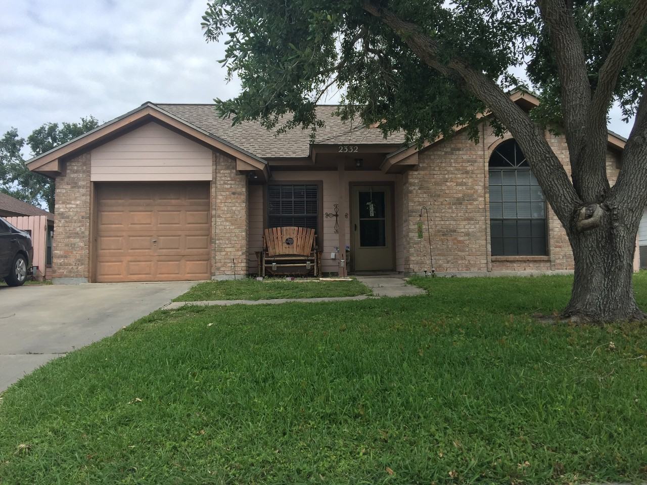 2332 Westlake Cir S - Photo 2 of 19