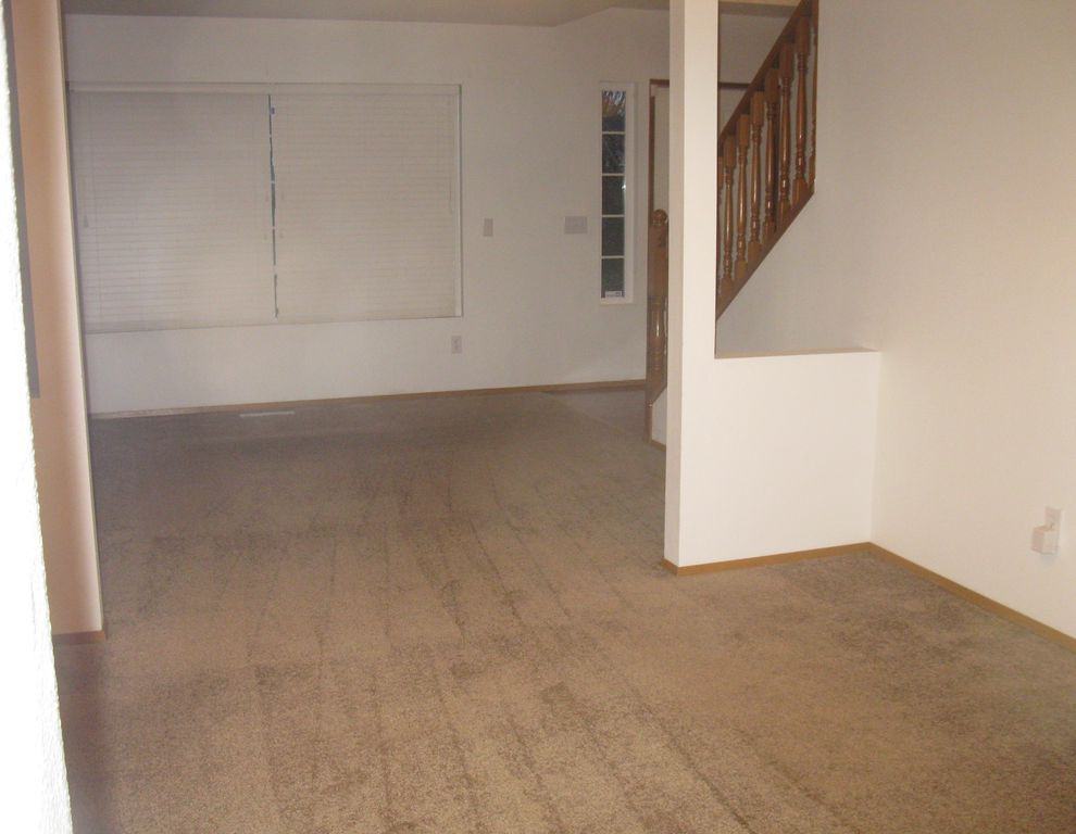 7106 203rd St Ct E - Photo 2 of 6