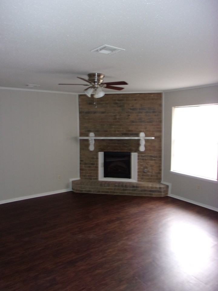 8101 Brookside Dr - Photo 2 of 11