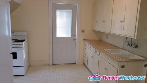 509 S Oak Ave - Photo 3 of 10