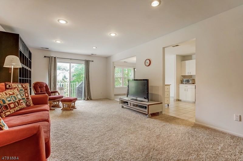 6 Jennifer Dr - Photo 2 of 15