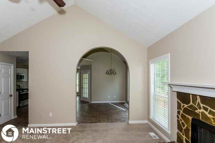 121 Aristocratic Way - Photo 2 of 14
