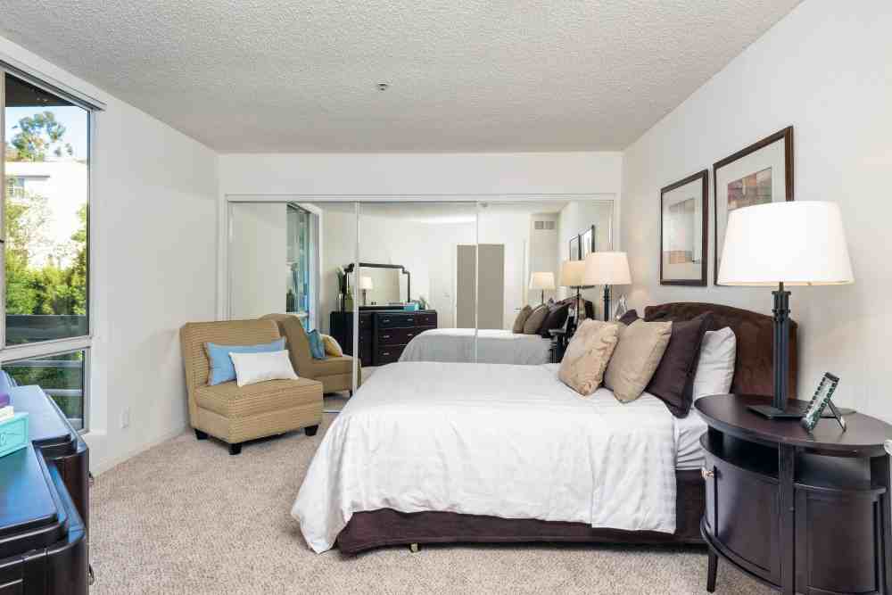 The Ruby Hollywood - Photo 5 of 24