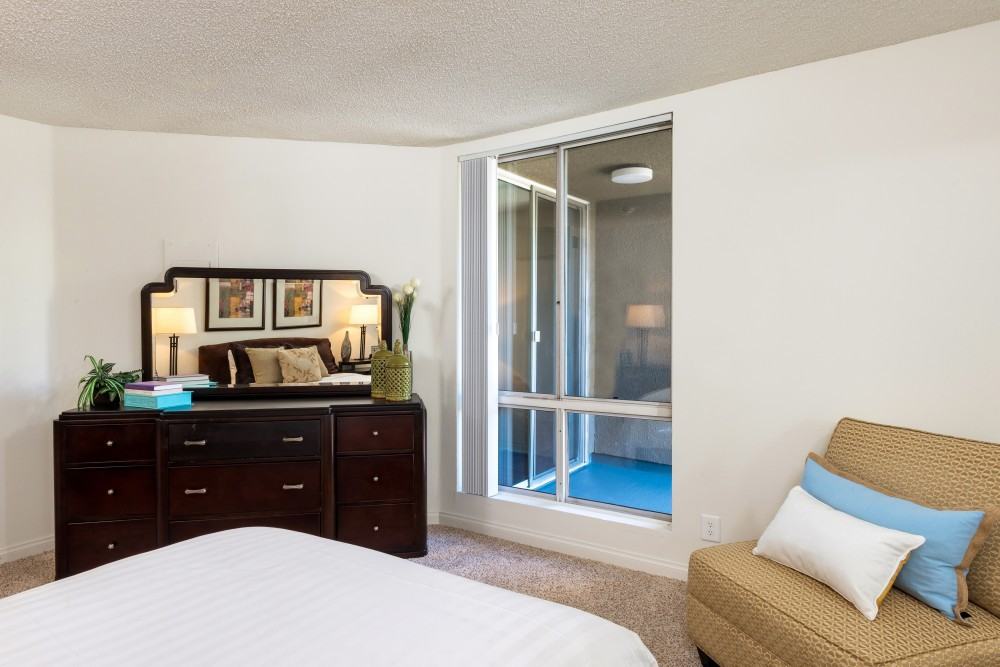 The Ruby Hollywood - Photo 6 of 24