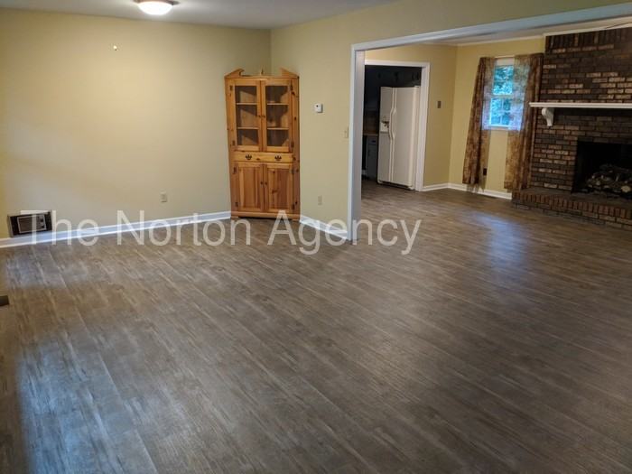 5402 Woodlin Rd - Photo 3 of 17