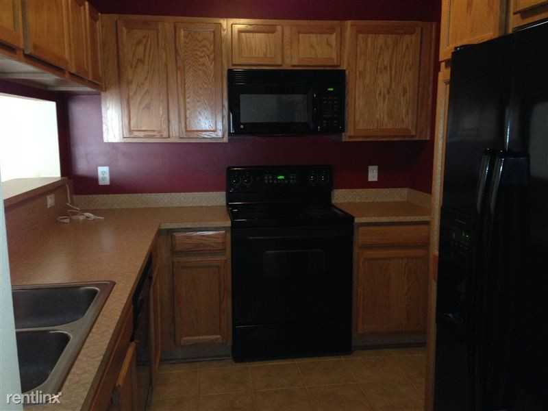 3371 Reeves Dr - Photo 3 of 5