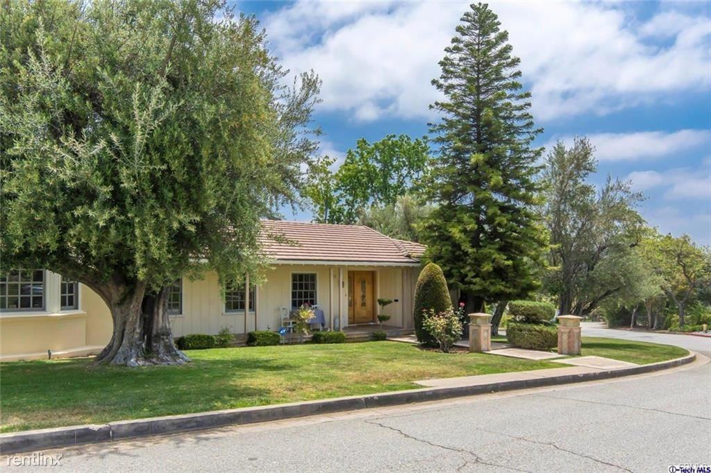 1233 Imperial Dr - Photo 2 of 31