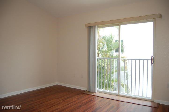 1016 Jeffery St - Photo 3 of 6