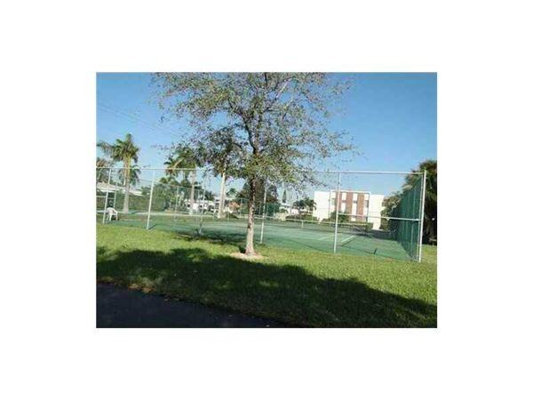 1301 NE 7th St - Photo 2 of 5