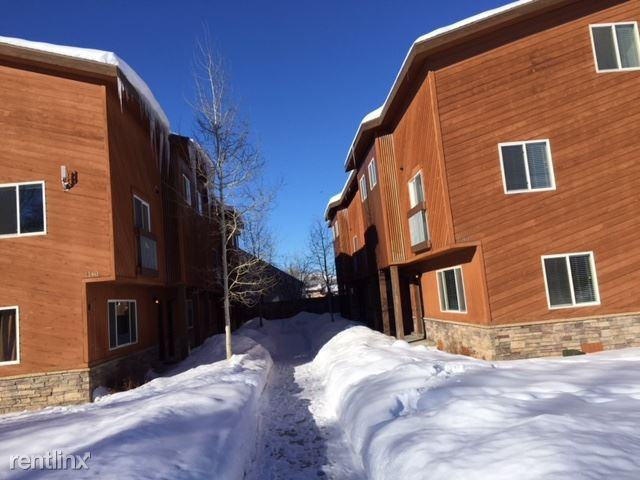 1140 W New York Ave - Photo 2 of 10