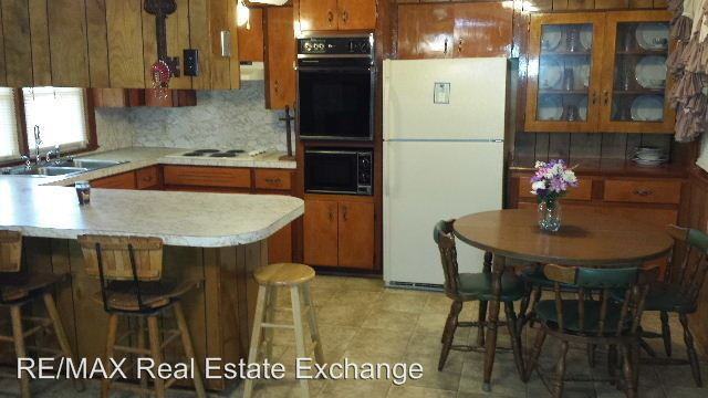 1038 Paul Rd - Photo 3 of 12