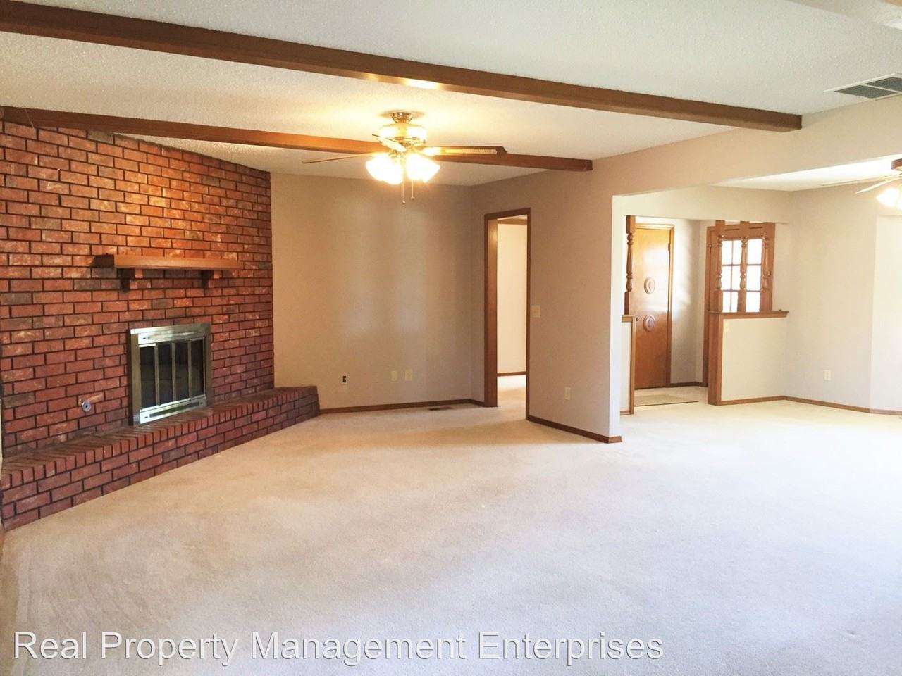 5721 NW 87th St - Photo 2 of 20