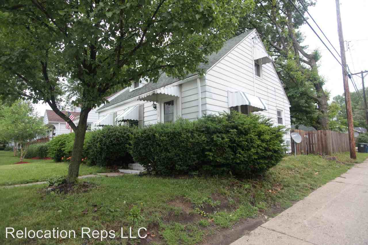 2380 30th St - Photo 2 of 20