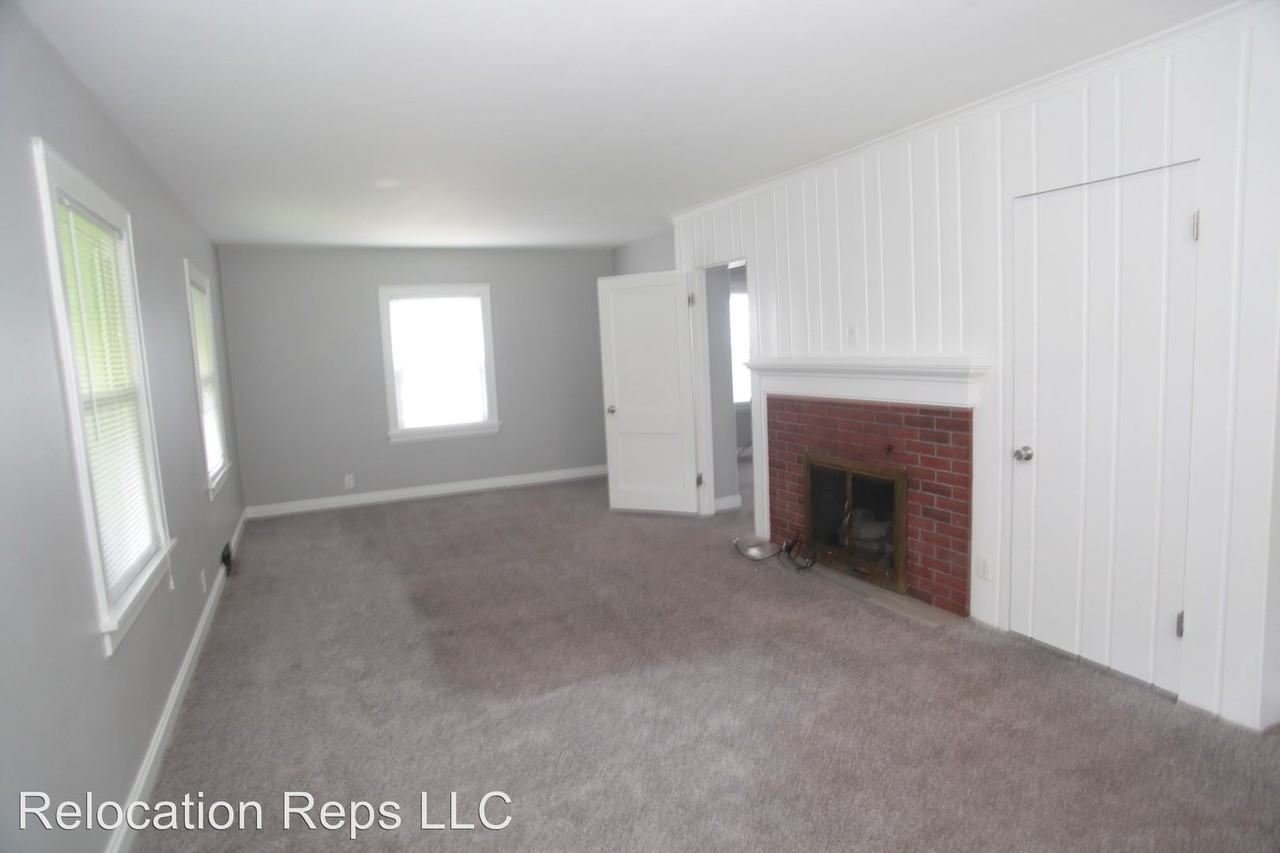 2380 30th St - Photo 3 of 20