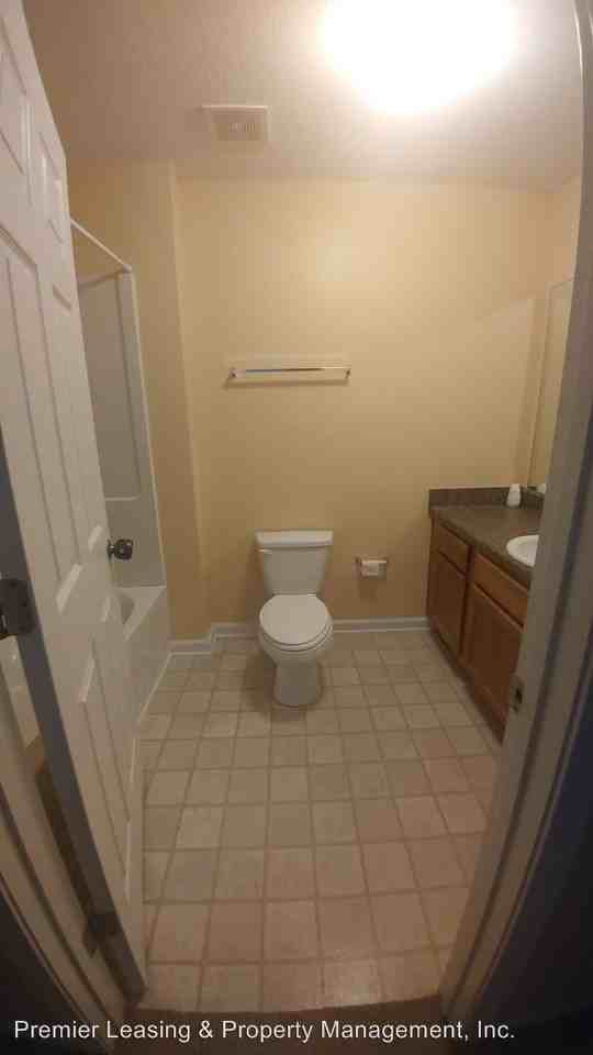 370 Laurel Oak Ln - Photo 3 of 4