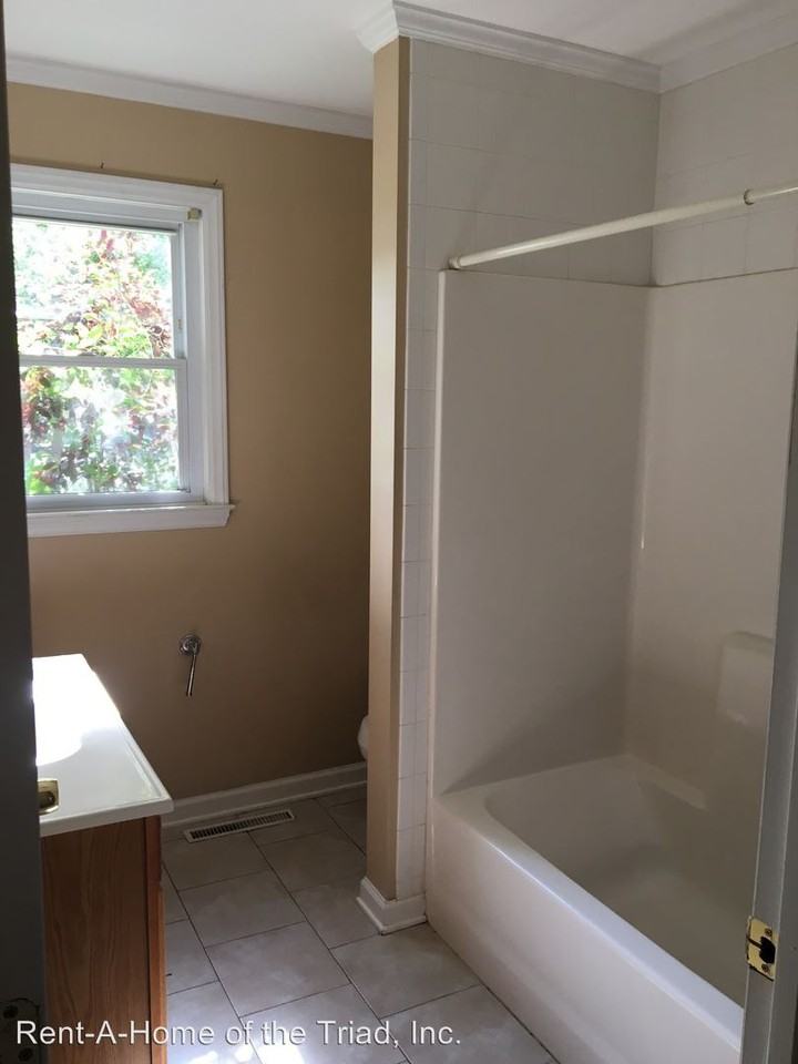 2214 Van Wert St - Photo 2 of 7