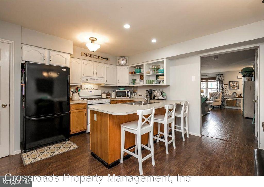 18 Lenape Ln - Photo 2 of 22