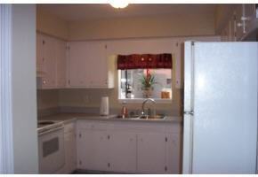 144 Quarterdeck Townhouses - Photo 3 of 12