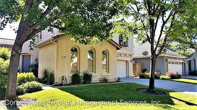 1045 Smith Way - Photo 2 of 32