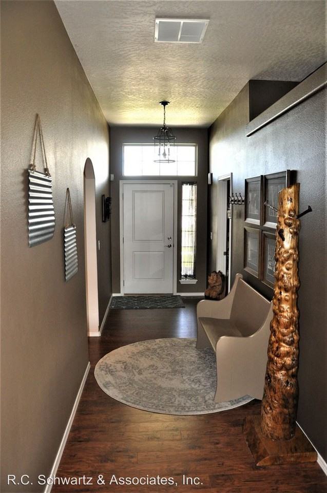 19208 E 11th Ave - Photo 3 of 17