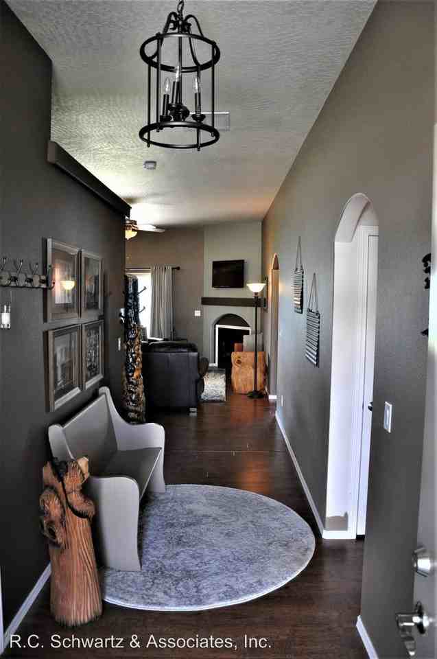 19208 E 11th Ave - Photo 2 of 17