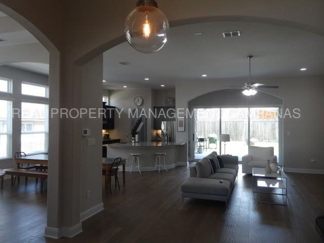 12519 Lexi Petal - Photo 2 of 32