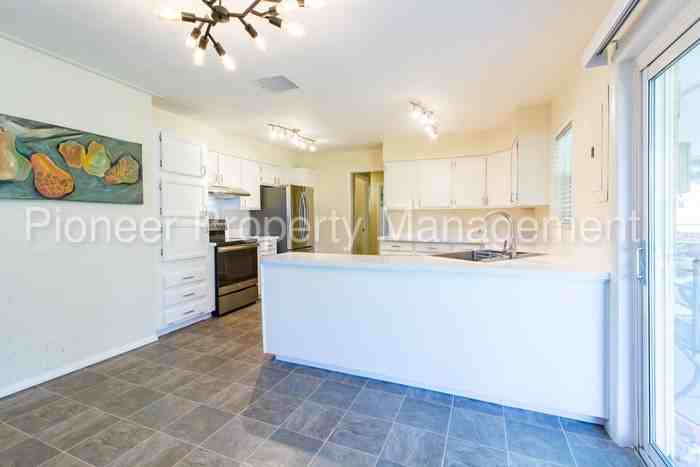 400 Uvalda St - Photo 3 of 14