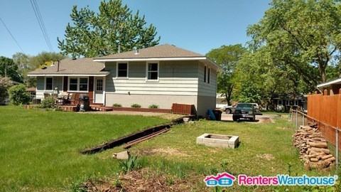 1648 Dixon Dr - Photo 2 of 16