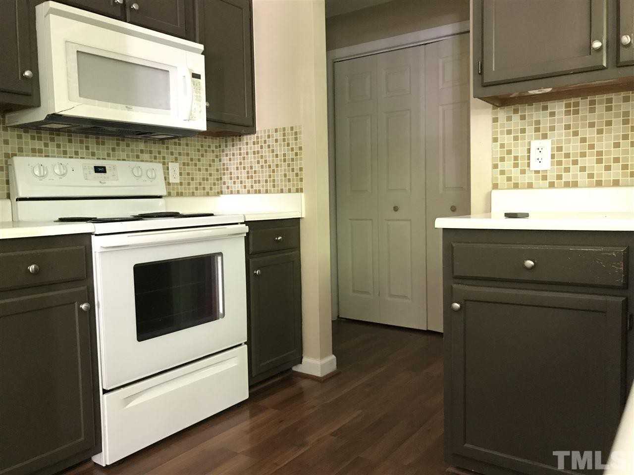 520 Wyndham Dr - Photo 3 of 9